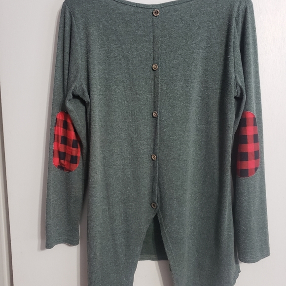 Unique shirt - Picture 2 of 2